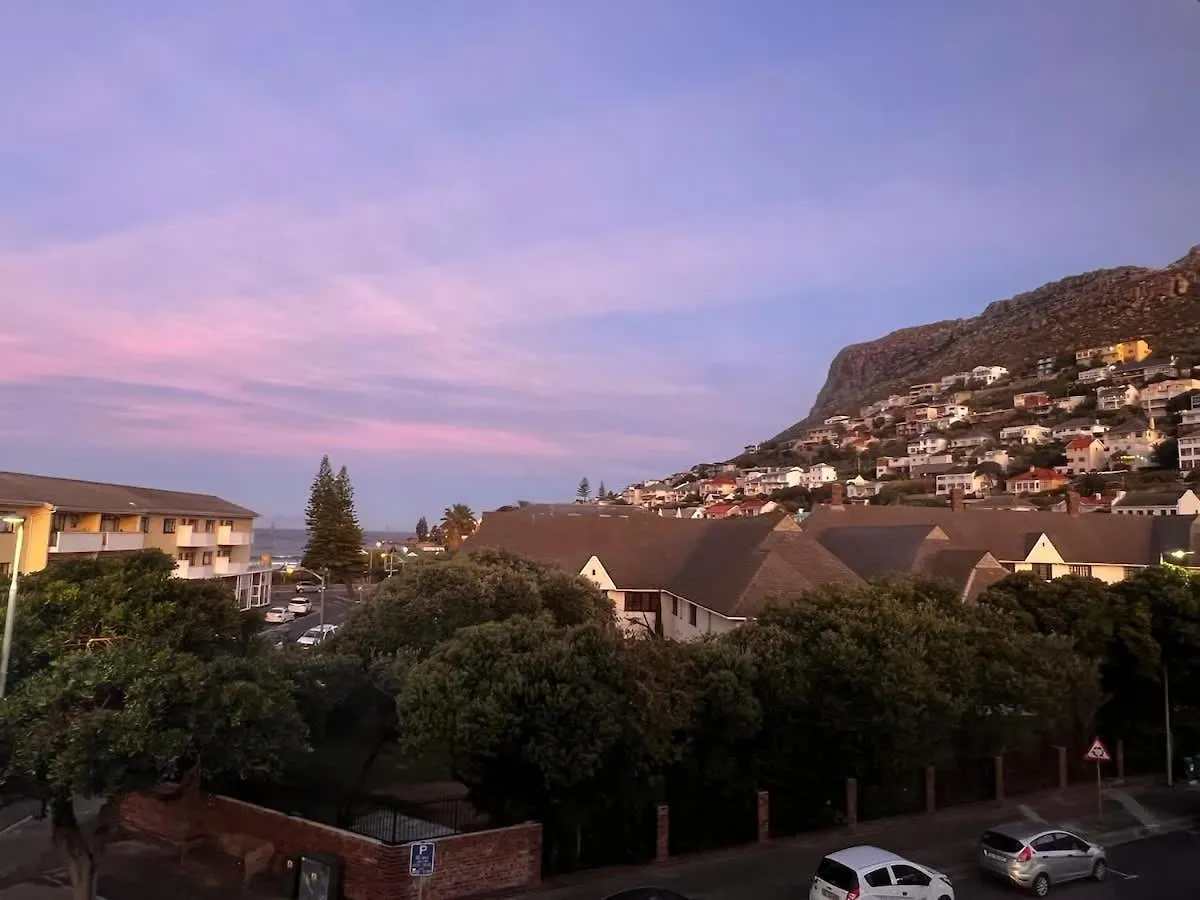 Comfort & Style Apartment 200M To Beach With Parking Cape Town South Africa