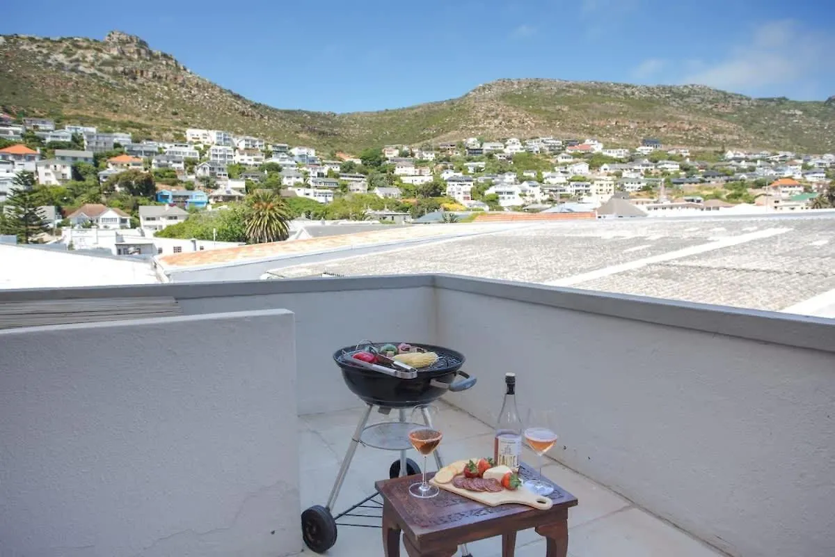 Comfort & Style Apartment 200M To Beach With Parking Cape Town