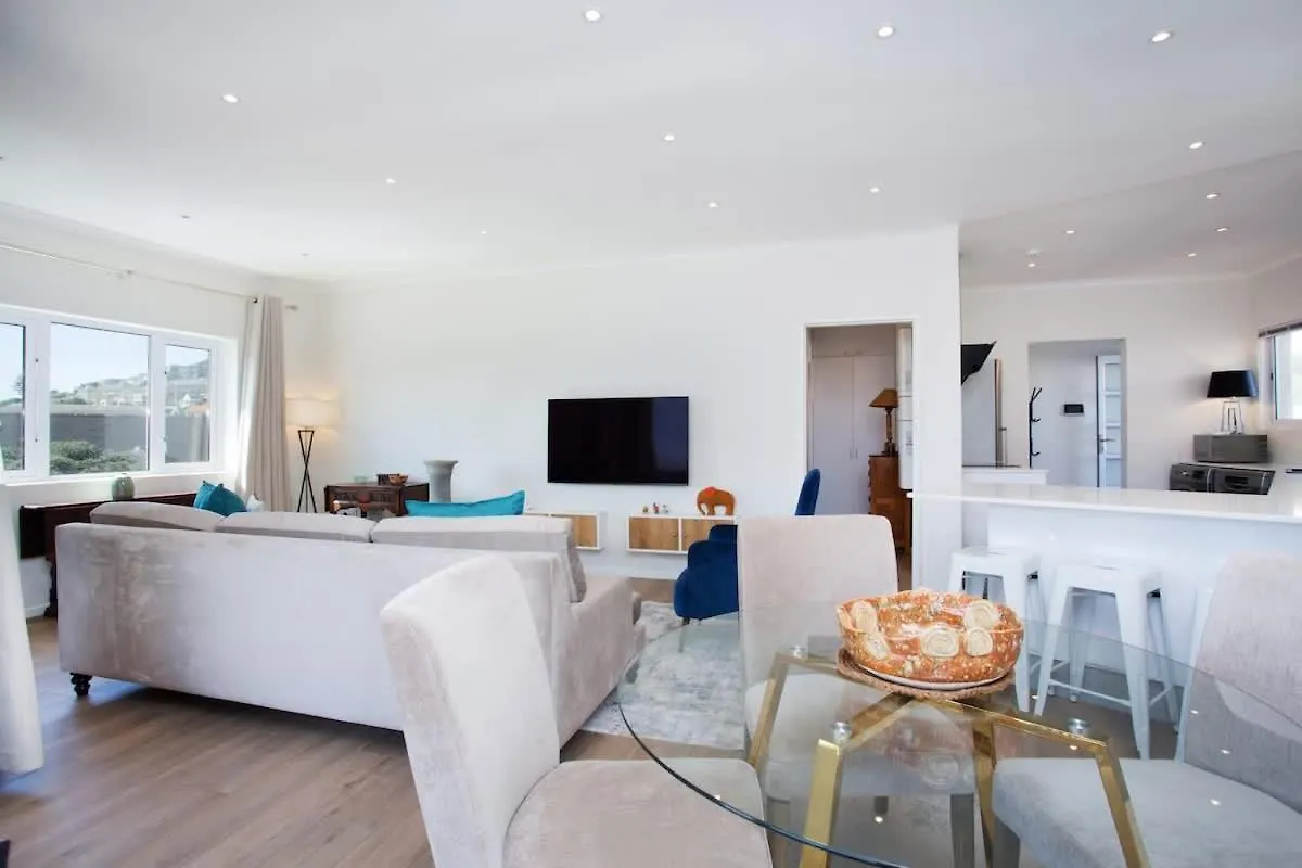 Comfort & Style Apartment 200M To Beach With Parking Cape Town